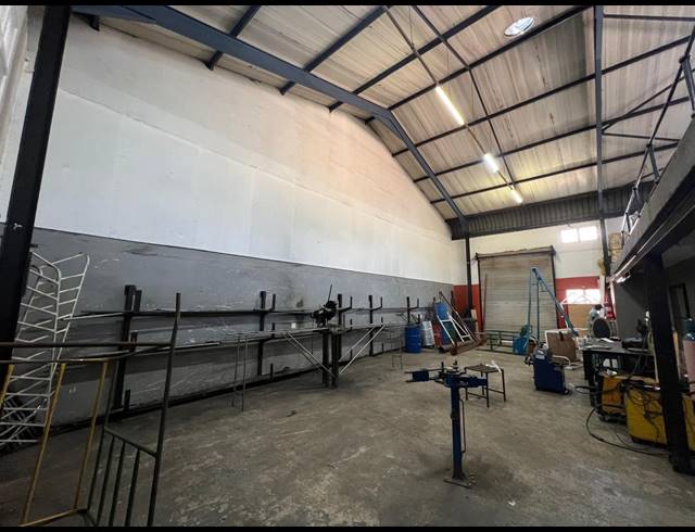 279M² WAREHOUSE TO LET IN LASER PARK